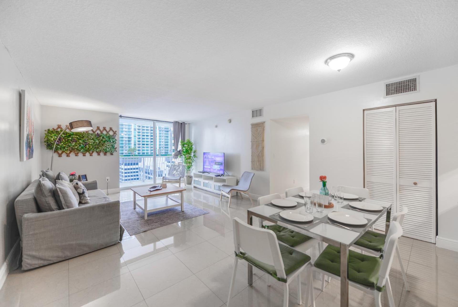 Brickell Getaway Wviews
